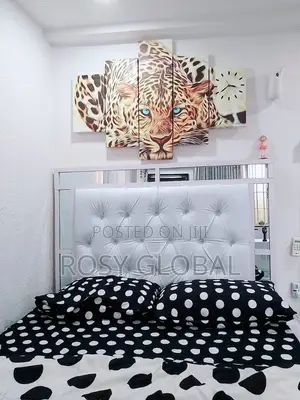 Bed With Mirror Headboard