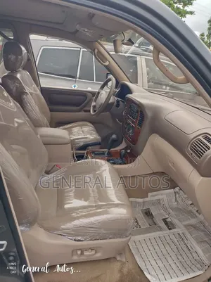 Toyota Land Cruiser 2004 Gray
