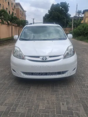 Toyota Sienna 2007 White
