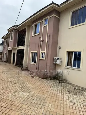 3bdrm Block of Flats in Etete, Benin City for sale
