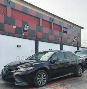 Toyota Camry XLE (2.5L 4cyl 8A) 2019 Black