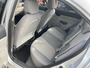 Hyundai Accent 2011 Silver