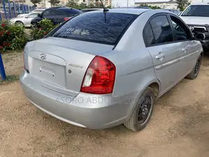 Hyundai Accent 2011 Silver