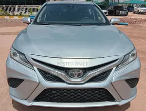 Toyota Camry XSE FWD (2.5L 4cyl 8AM) 2018 Silver