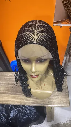 Stylish Ghana Weavon With Curls
