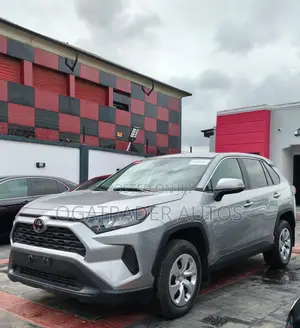 Toyota RAV4 XLE AWD 2024 Silver