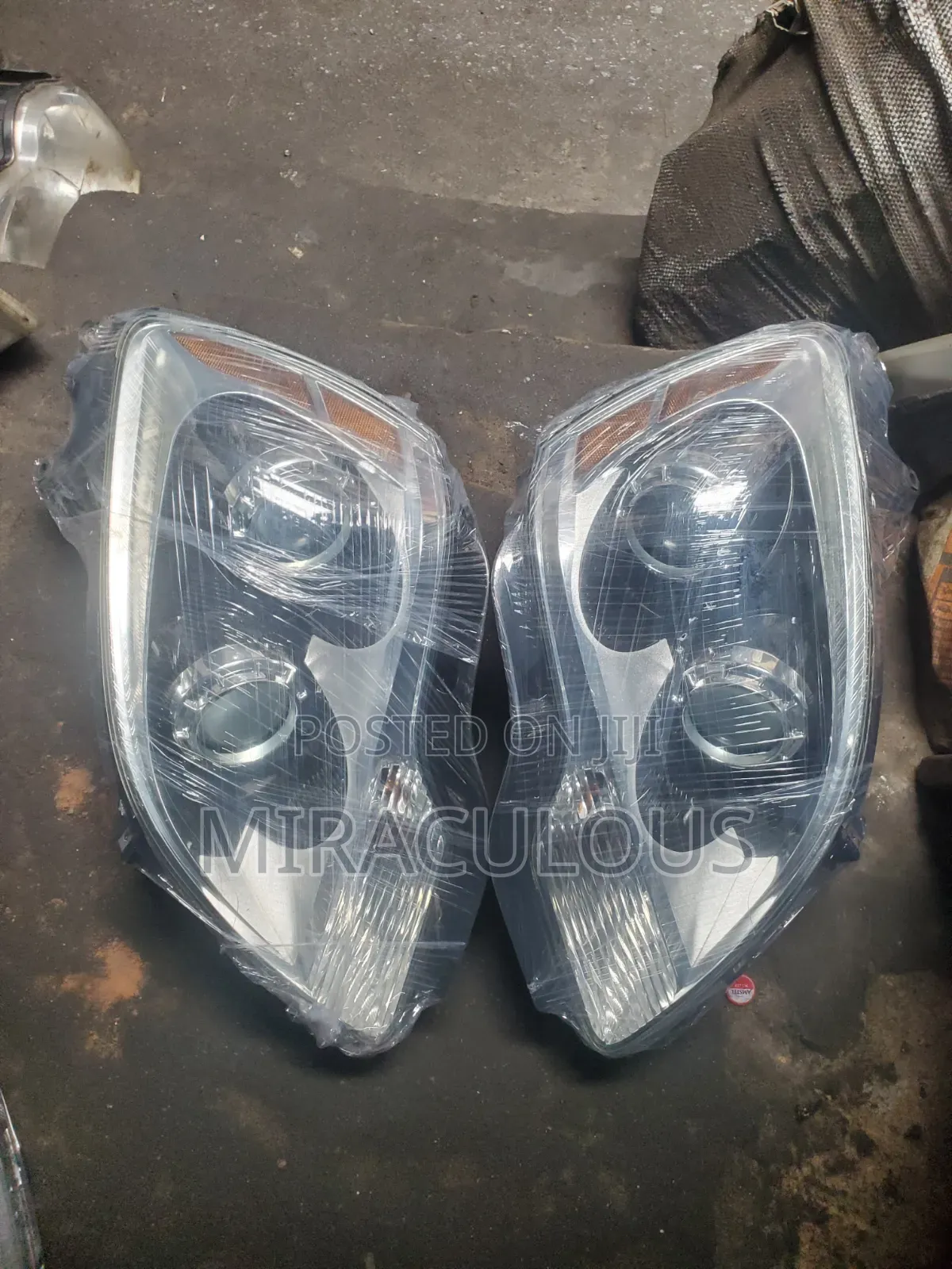 Headlight GMC Arcadia 2008,2010,2012 Model Set