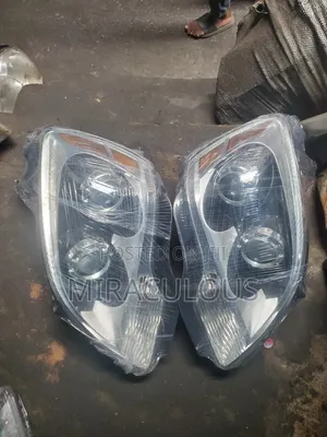 Headlight GMC Arcadia 2008,2010,2012 Model Set