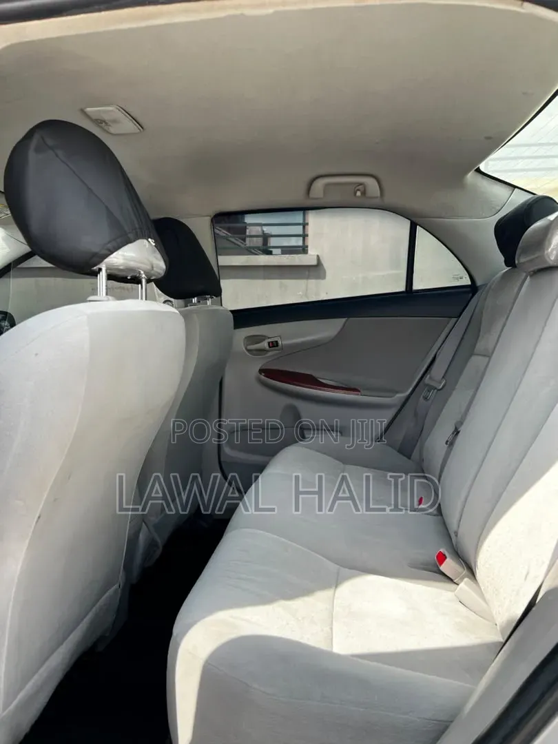 Toyota Corolla 2009 Silver