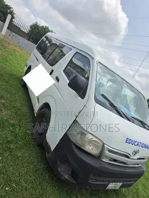 Toyota HiAce 2010 White