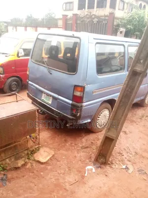 Mitsubishi L300 2002 Blue