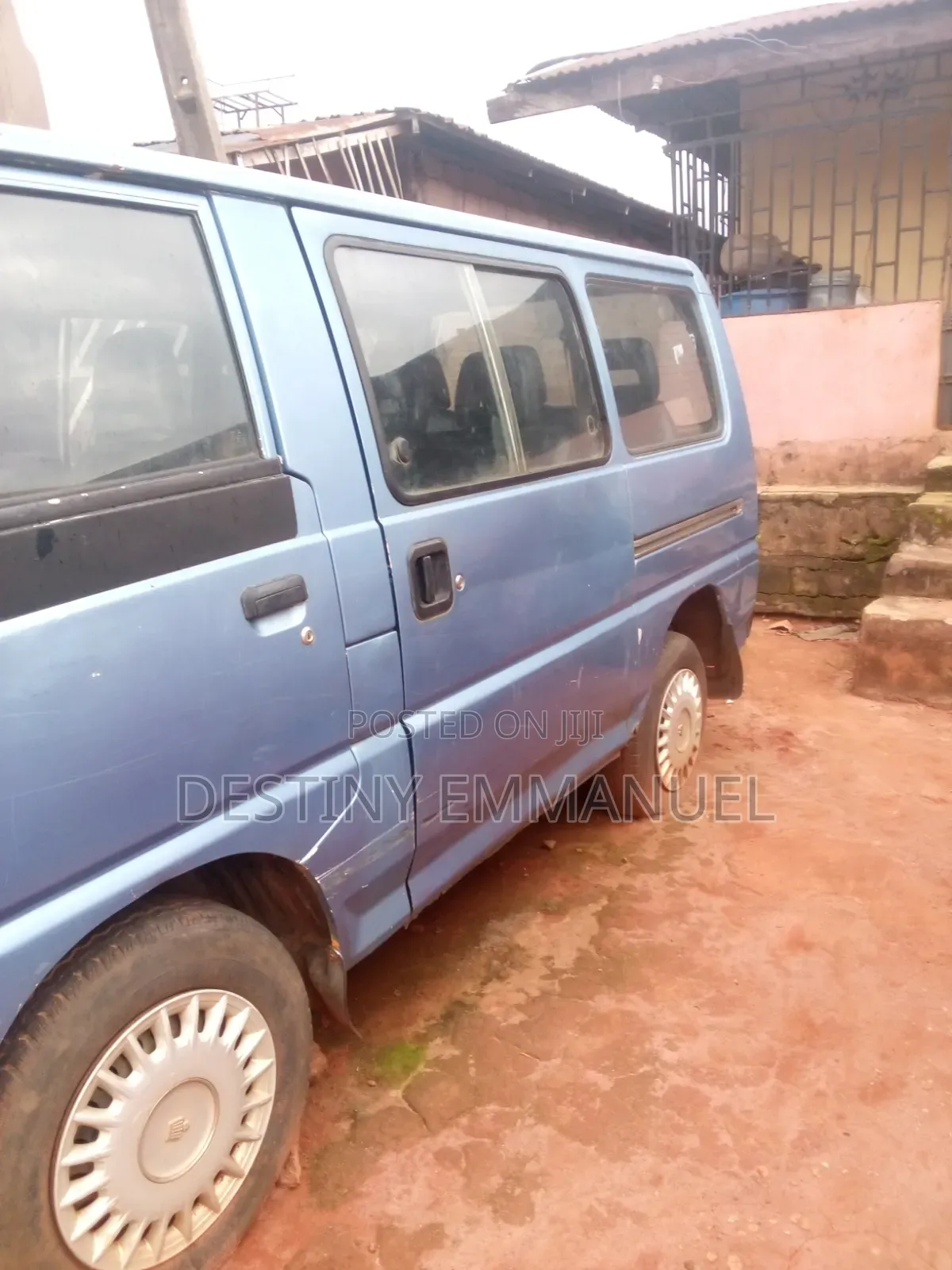 Mitsubishi L300 2002 Blue