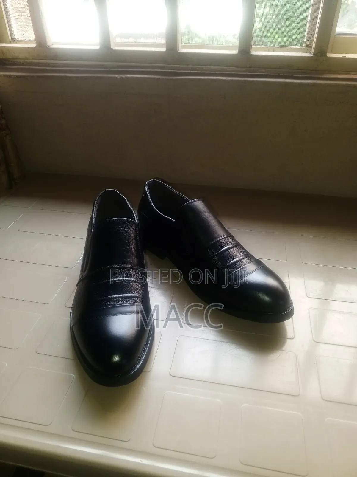 Black Corporate Captoe Shoe