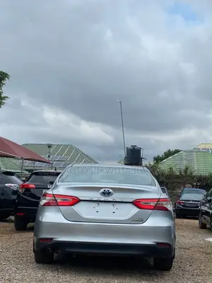 Toyota Camry LE FWD (2.5L 4cyl 8AM) 2018 Silver
