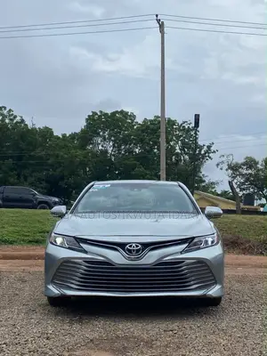 Toyota Camry LE FWD (2.5L 4cyl 8AM) 2018 Silver