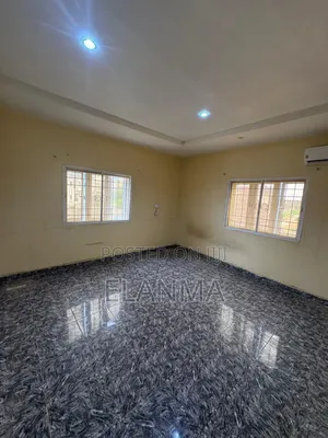 2bdrm Apartment in Nnpc Quarters, Life Camp for rent