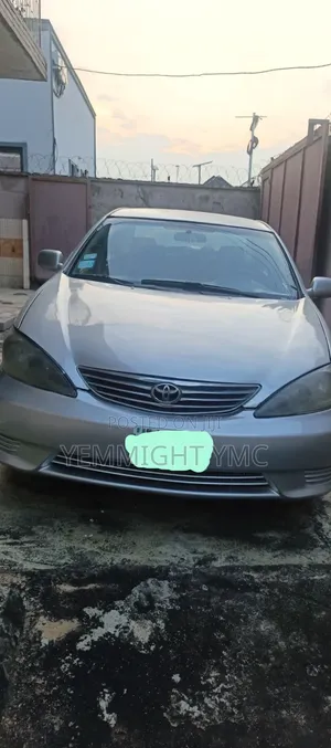 Toyota Camry 2025 Gray