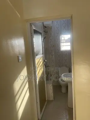 3bdrm Block of Flats in Greenfield Estate, Ago Palace for rent