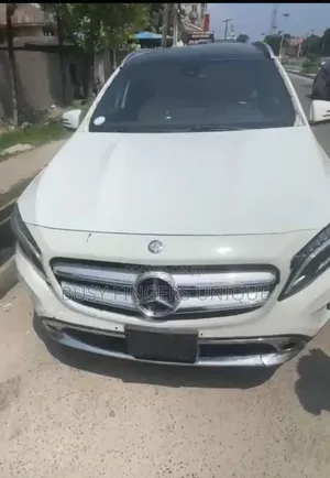 Mercedes-Benz GLA 250 2016 White