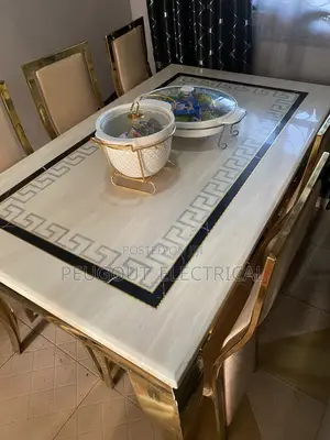 Dinning Table Mable