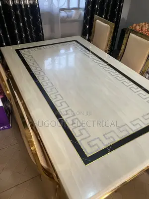 Dinning Table Mable