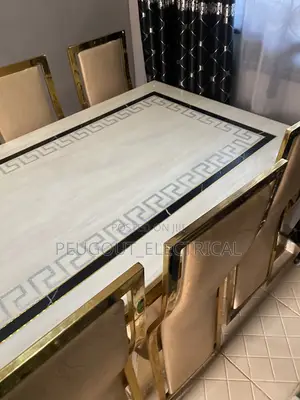 Dinning Table Mable
