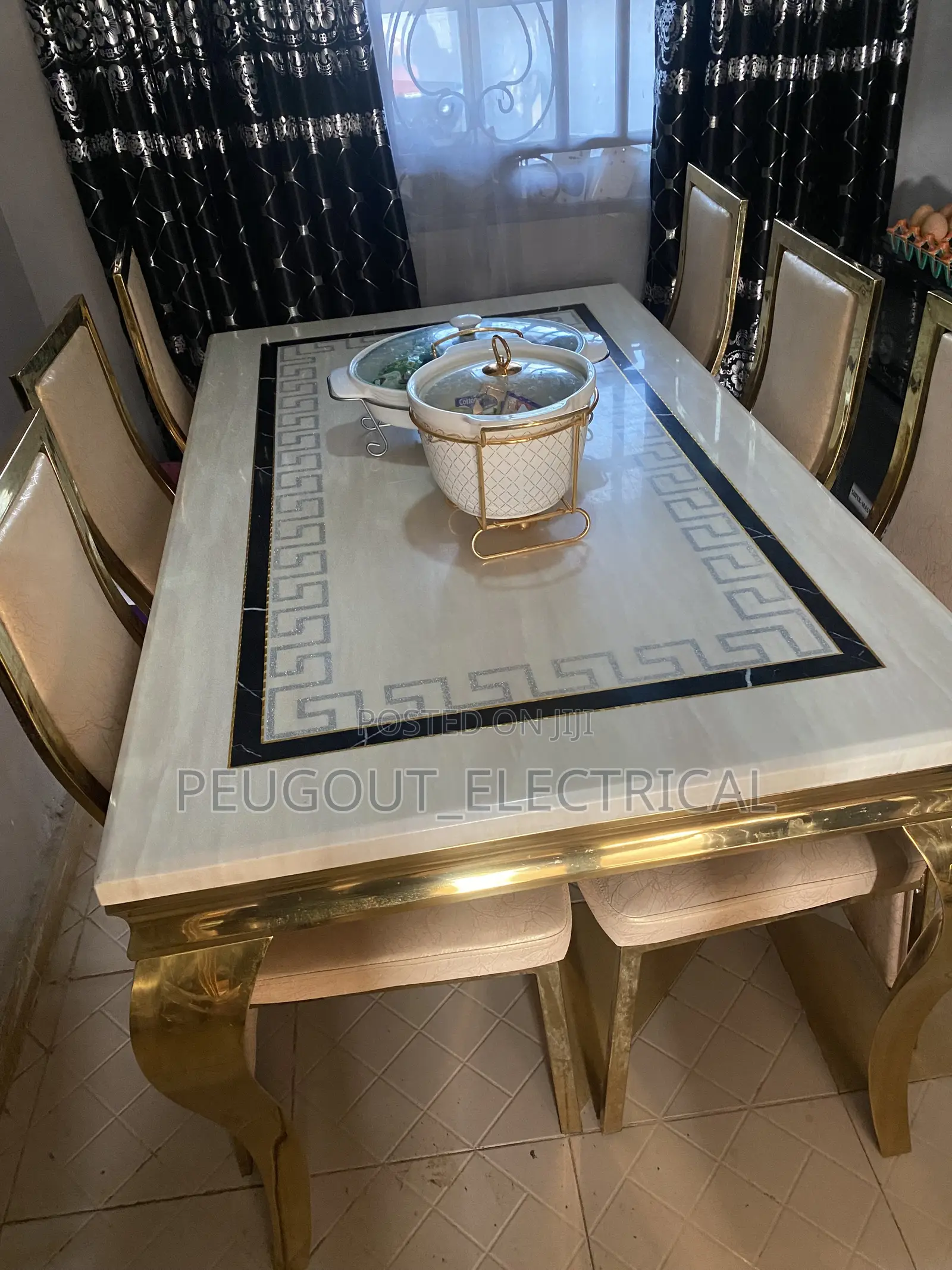 Dinning Table Mable