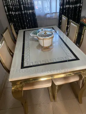 Dinning Table Mable