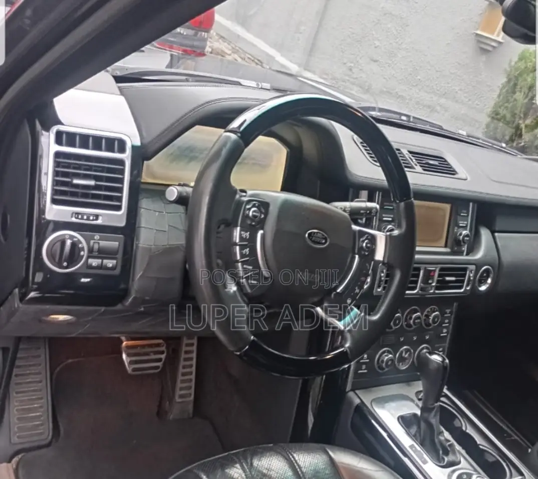 Land Rover Range Rover 2010 Black