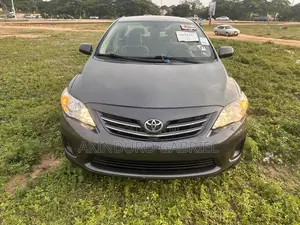 Toyota Corolla LE Special Edition 4dr Sedan (1.8L 4cyl 4A) 2013 Gray