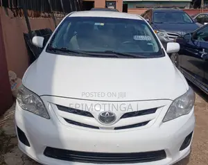 Toyota Corolla 2011 White
