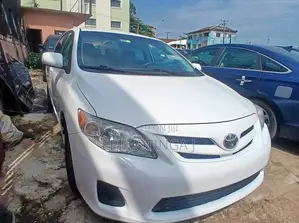 Toyota Corolla 2011 White