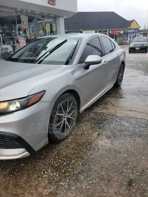 Toyota Camry 2022 Silver