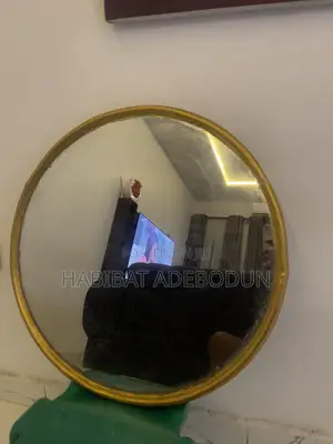 Round Mirror (25 by 25)