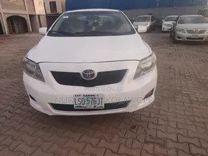 Toyota Corolla LE 4dr Sedan (1.8L 4 cyl 4A) 2009 Off white