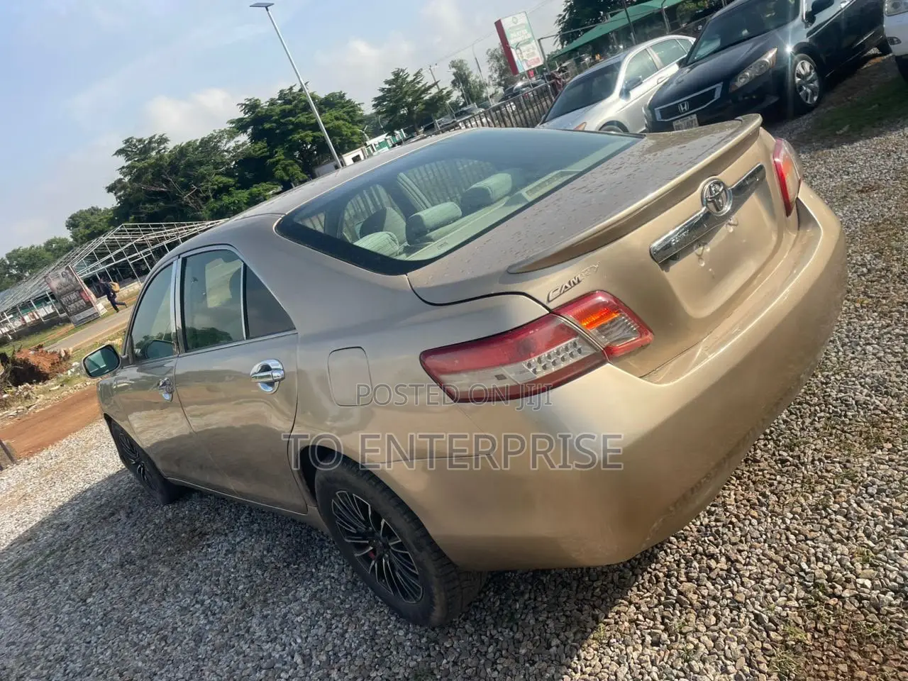 Toyota Camry 2008 Gold