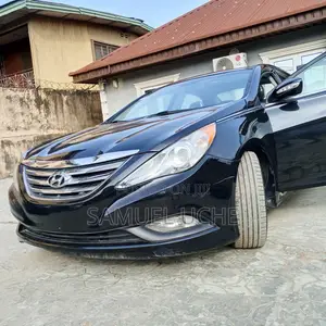 Hyundai Sonata Limited 2.0T Sedan (2.0L 4cyl 6A) 2013 Black