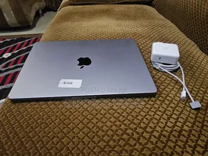Laptop Apple MacBook Pro 2021 M1 32GB Apple M1 Pro SSD 1T