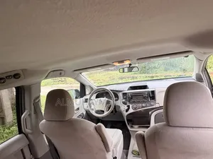 Toyota Sienna 2011 Gray