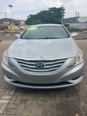 Hyundai Sonata SE 2.0T Sedan FWD (2.0L 4cyl 6A) 2012 Silver