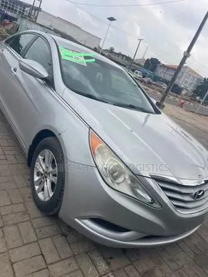 Hyundai Sonata SE 2.0T Sedan FWD (2.0L 4cyl 6A) 2012 Silver