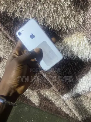 Apple iPhone 7 32 GB Silver