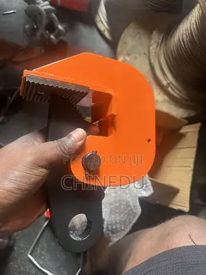 Vertical Plate Lifting Clamp 1Ton
