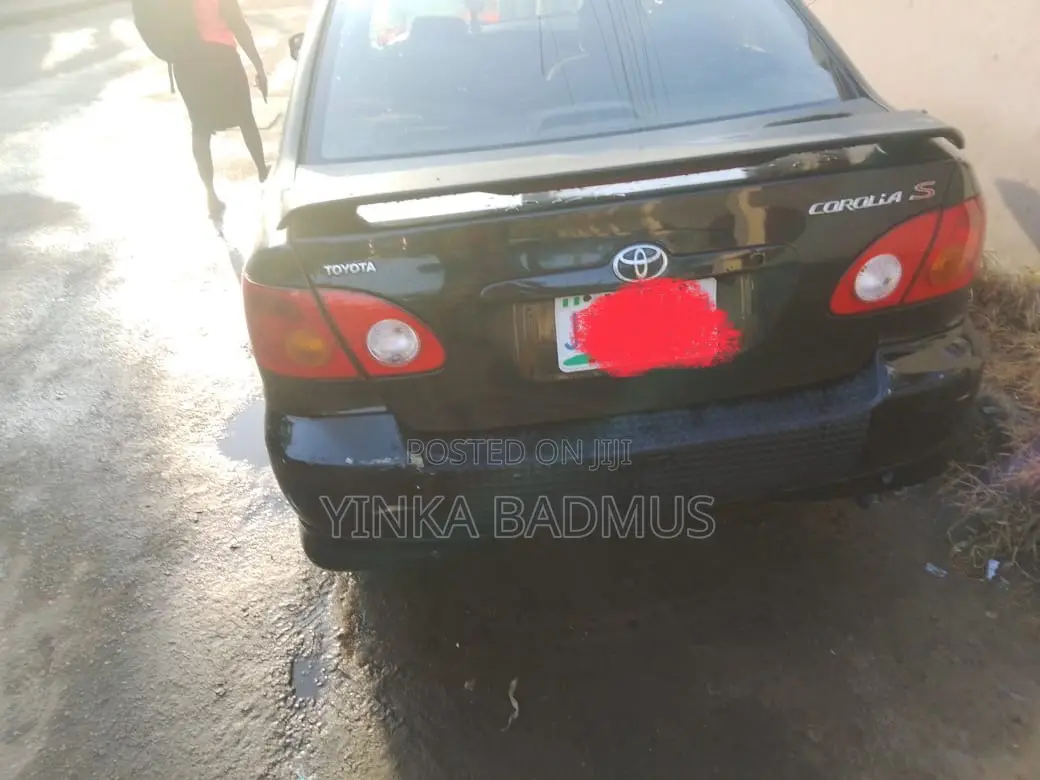 Toyota Corolla 2004 Black