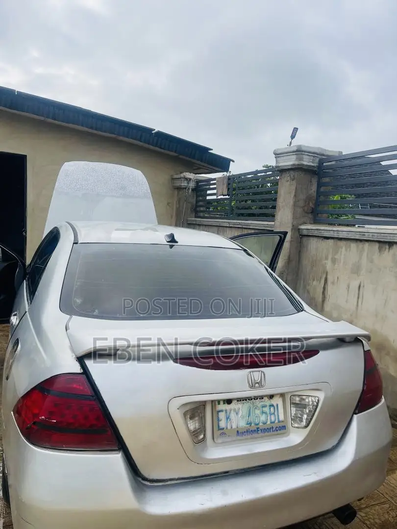 Honda Accord 2006 Silver