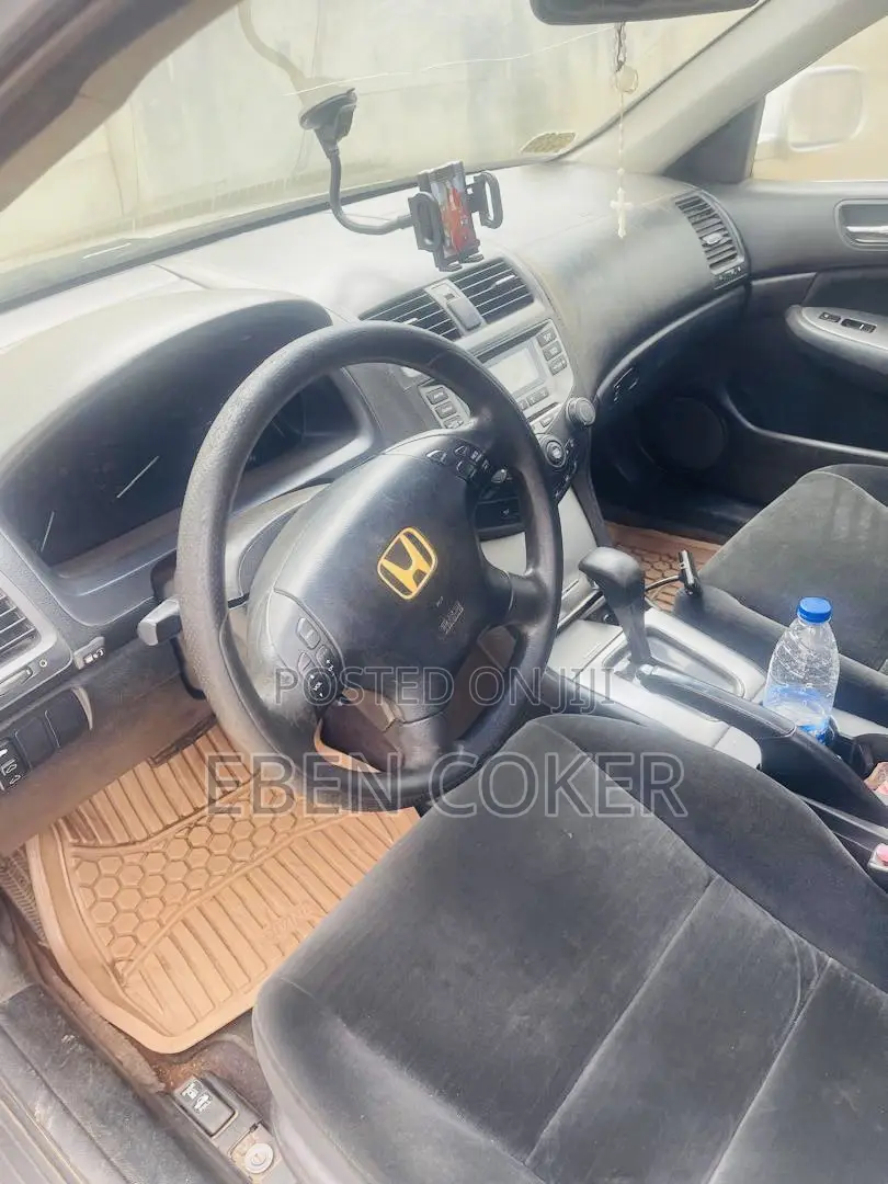 Honda Accord 2006 Silver