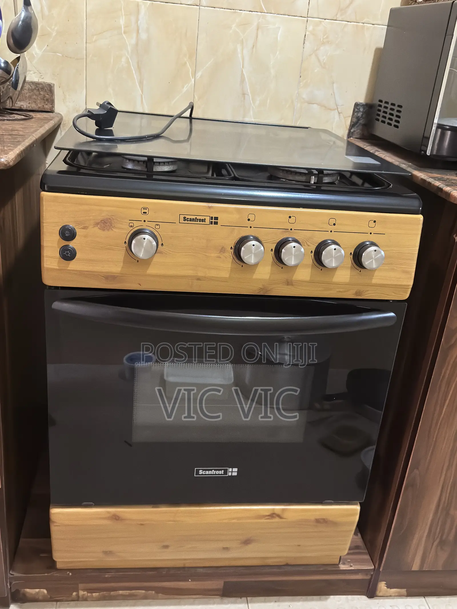 Neatly Used Gas Cooker