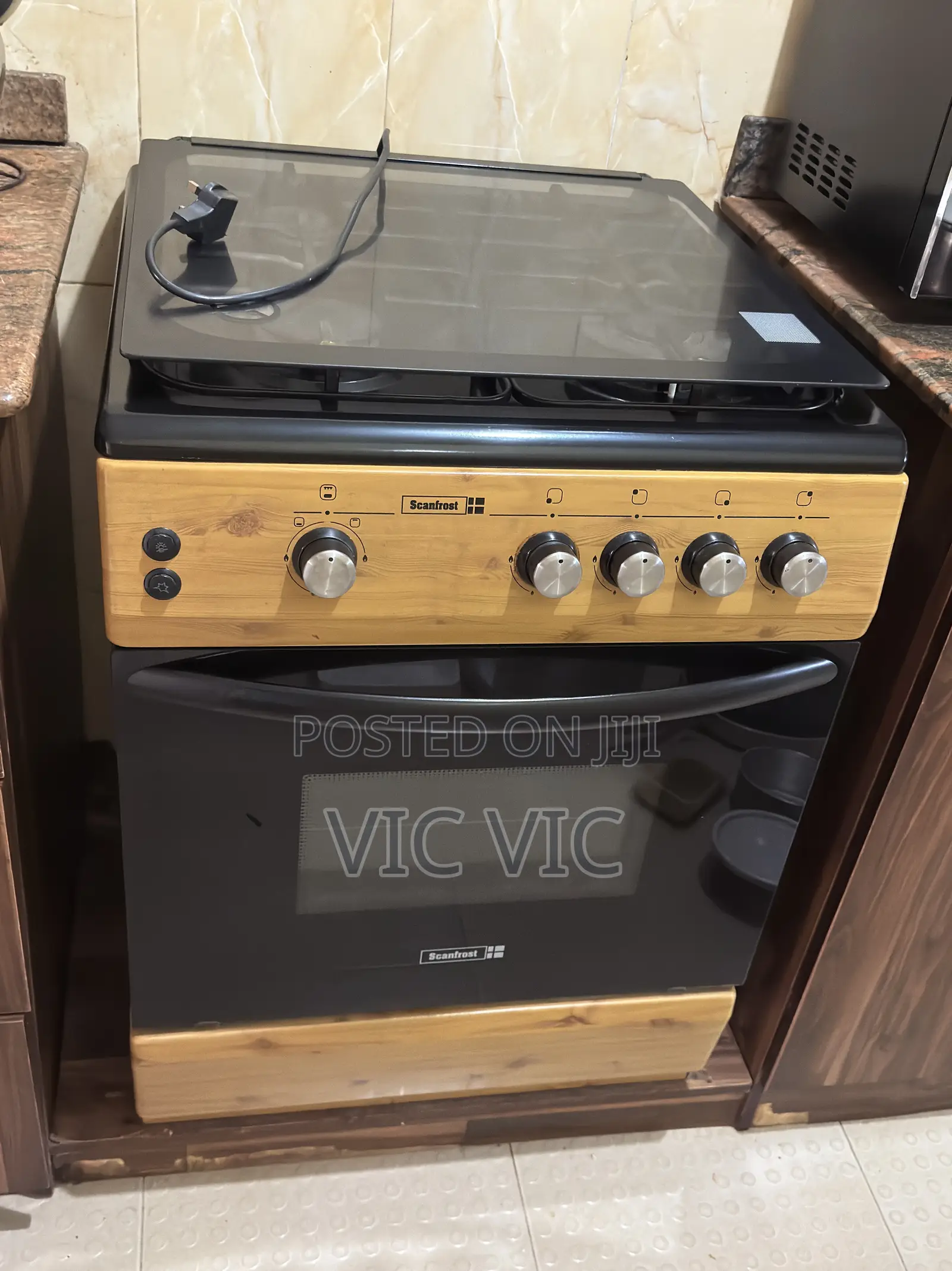Neatly Used Gas Cooker