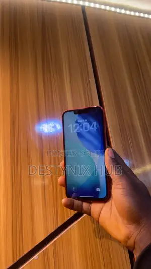 Apple iPhone 13 128 GB Red