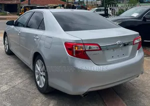 Toyota Camry 2014 Silver